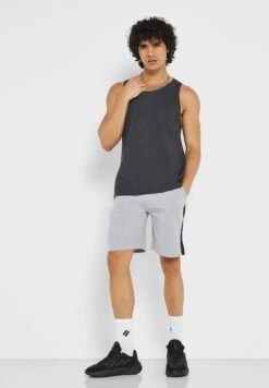 Essential Tank Vest -Sport Apparel Shop 4 zoom desktop 749