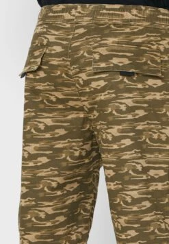 Aeropostale Camo Cargo Shorts -Sport Apparel Shop 5 zoom desktop 172