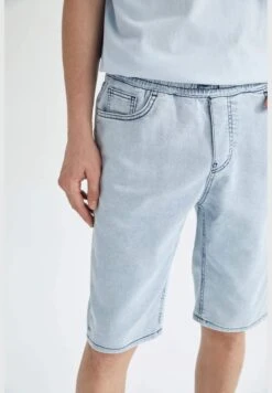 DeFacto Slim Fit Jean Short 15 DeFacto Slim Fit Jean Short -Sport Apparel Shop 5 zoom desktop 199