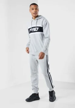 Lifestyle Hoodie Set -Sport Apparel Shop 5 zoom desktop 340