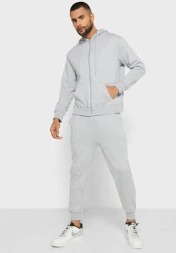 Essential Tracksuit Set -Sport Apparel Shop 5 zoom desktop 342