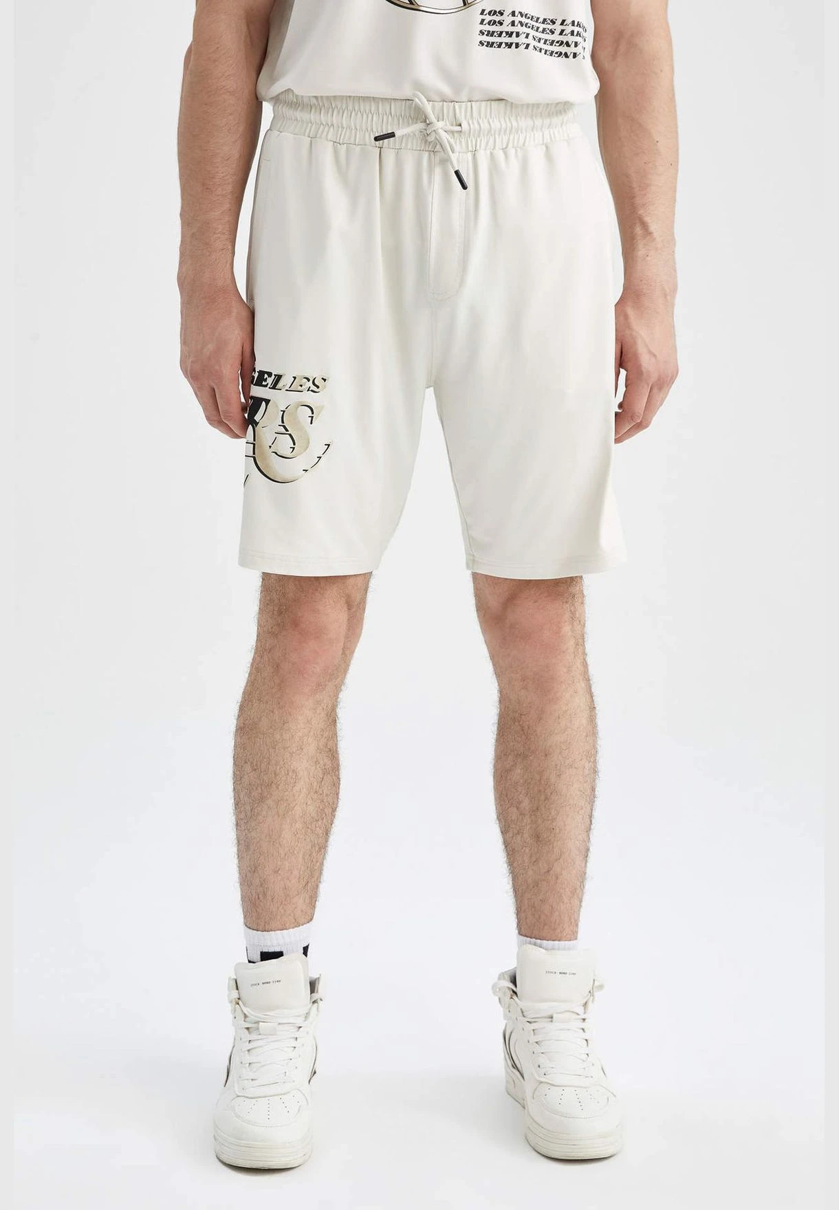 DeFacto Man NBA Los Angeles Lakers Licenced Knitted Knitted Short 7 DeFacto Man NBA Los Angeles Lakers Licenced Knitted Knitted Short - Image 5