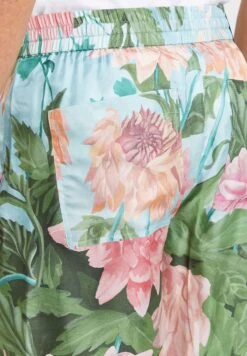 Gant Flower Print Shorts 11 Gant Flower Print Shorts -Sport Apparel Shop 5 zoom desktop 61