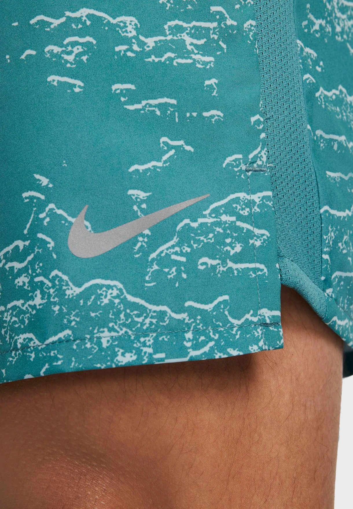Nike Dri-Fit Challenger Shorts 7 Nike Dri-Fit Challenger Shorts - Image 5