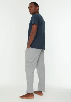 Trendyol Essential Crew Neck T-Shirt Pajamas Set -Sport Apparel Shop 6 zoom desktop 226