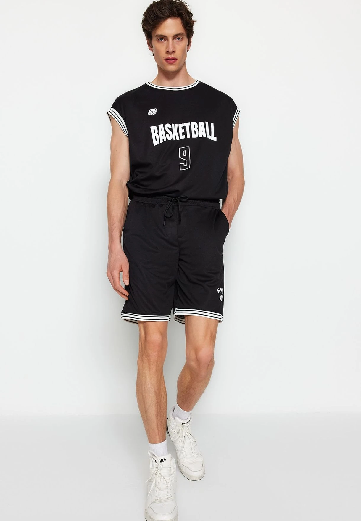 Trendyol Drawstring Shorts 9 Trendyol Drawstring Shorts - Image 7