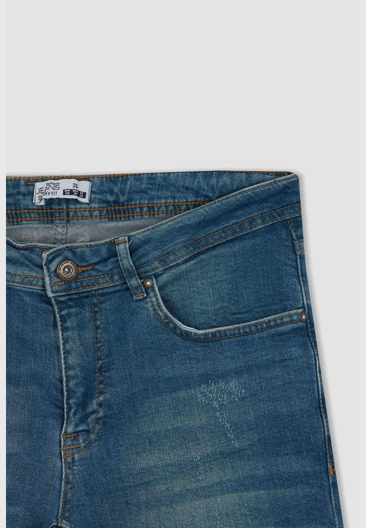 DeFacto Man Skinny Fit Denim Bermuda 9 DeFacto Man Skinny Fit Denim Bermuda - Image 7