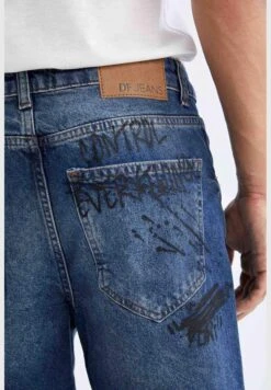 DeFacto Slim Fit Distressed Jean Short -Sport Apparel Shop 7 zoom desktop 57