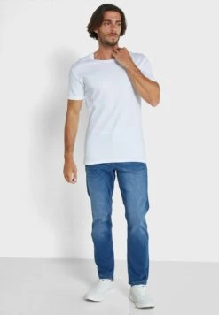 Marks & Spencer 3 Pack Crew Neck T-Shirt -Sport Apparel Shop 7 zoom desktop 94