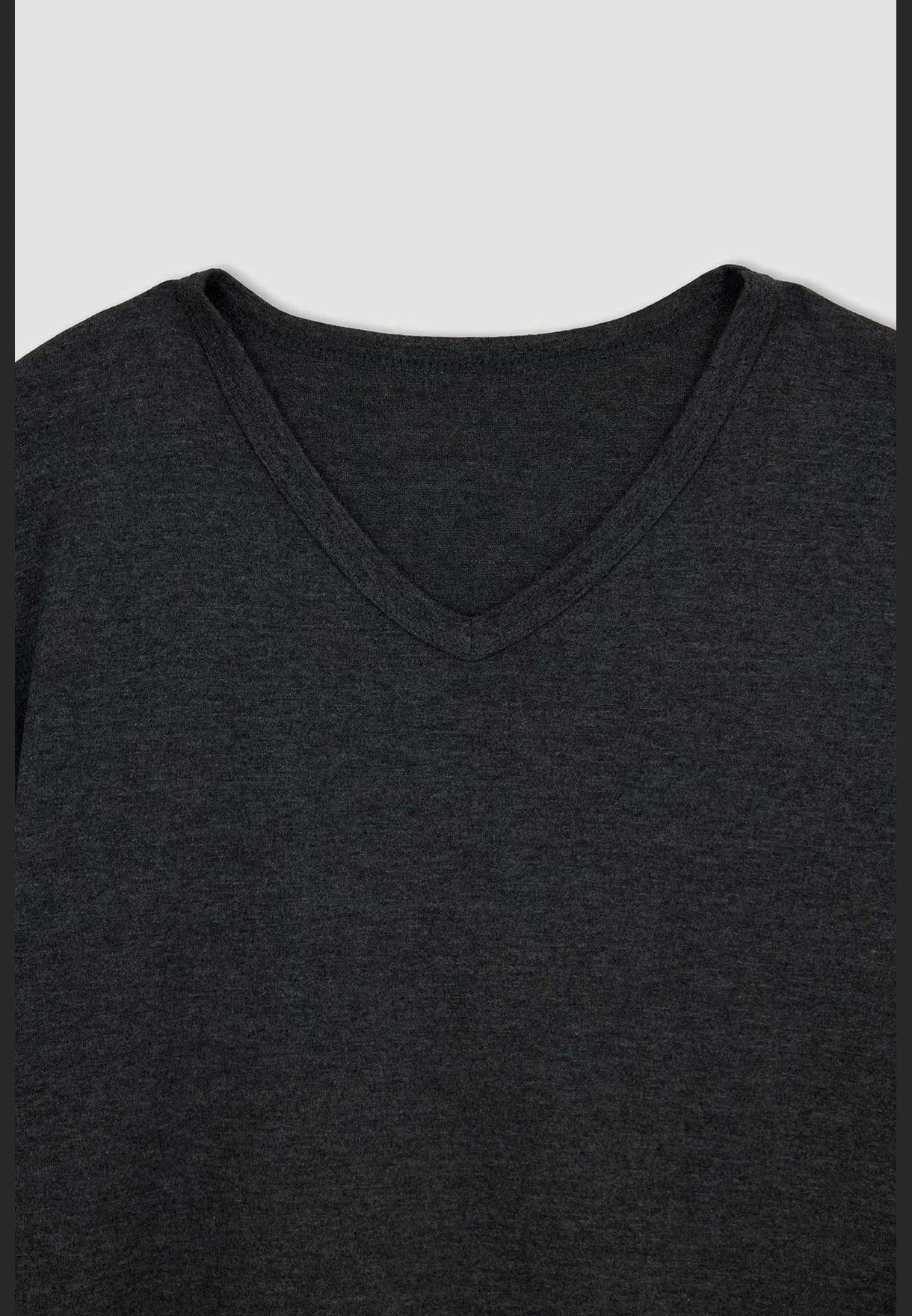 DeFacto Slim Fit V Neck Short Sleeve T-Shirt 10 DeFacto Slim Fit V Neck Short Sleeve T-Shirt - Image 8