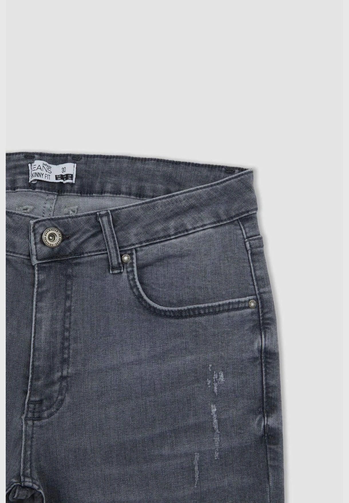 DeFacto Skinny Fit Distressed Jean Short 11 DeFacto Skinny Fit Distressed Jean Short - Image 9