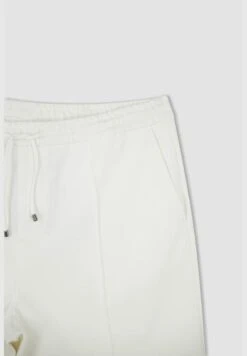 DeFacto Man Plussize Fit Woven Bottom Woven Bermuda -Sport Apparel Shop 9 zoom desktop 15