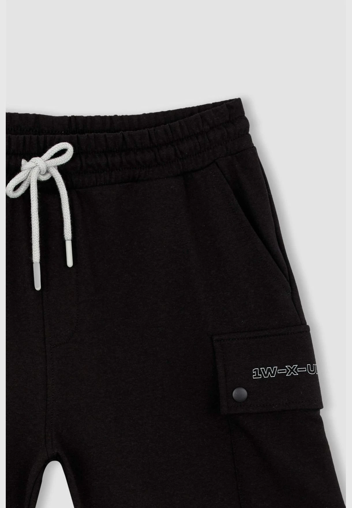 DeFacto Man Slim Fit Bottom Knitted Short 11 DeFacto Man Slim Fit Bottom Knitted Short - Image 9